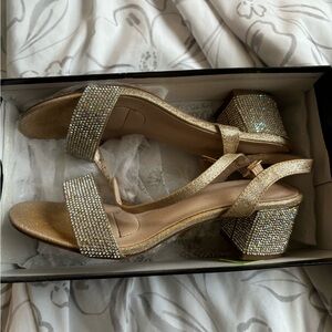 De blossom rhinestone small heels